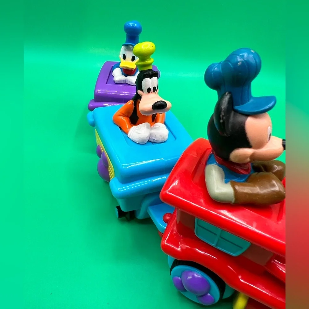 The Disney Store London, Mickey Mouse Train Engine, Goofy & Donald Pull & Go